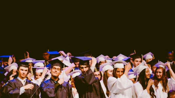 Réseau Alumni : pourquoi intégrer un réseau de diplômés ? Les avantages.